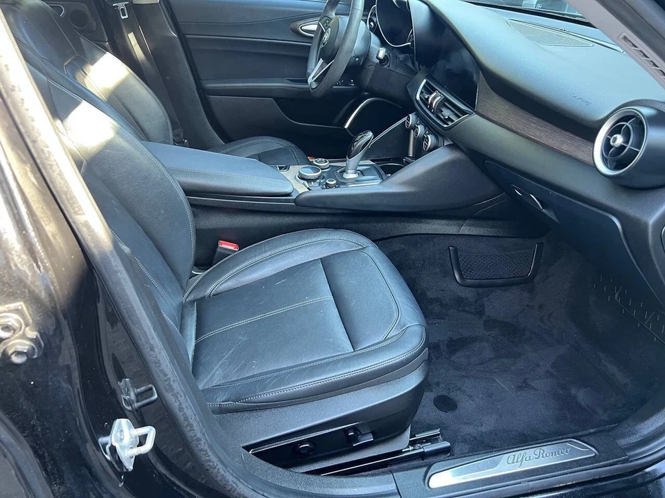 2018 Alfa Romeo Giulia - Image 6 of 12