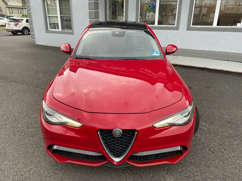 2018 Alfa Romeo Giulia - Image 2 of 19