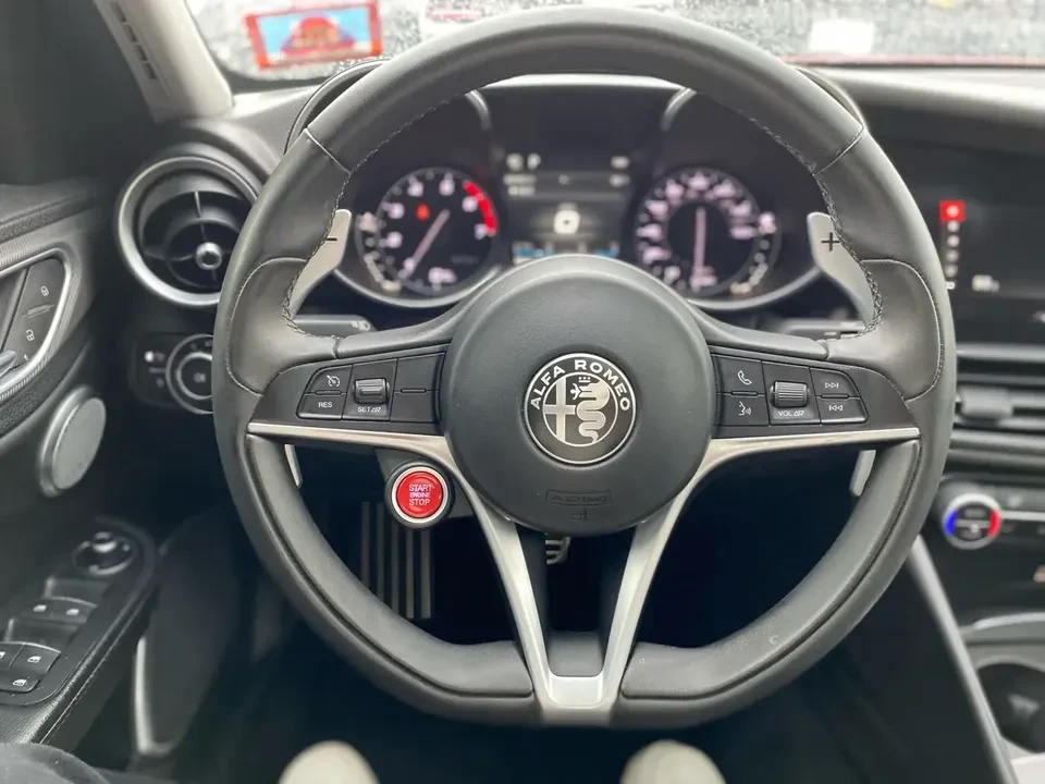 2018 Alfa Romeo Giulia - Image 12 of 19
