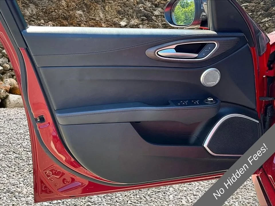 2018 Alfa Romeo Giulia - Image 19 of 20