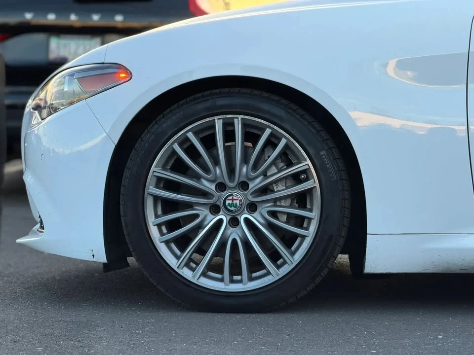 2018 Alfa Romeo Giulia - Image 6 of 20