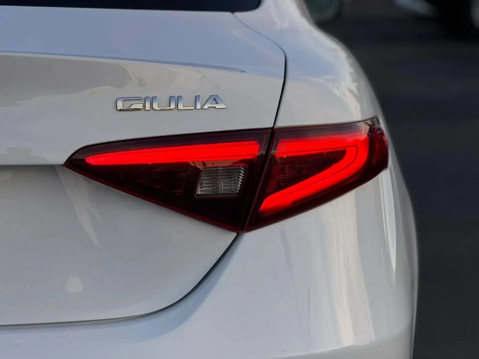 2018 Alfa Romeo Giulia - Image 8 of 20