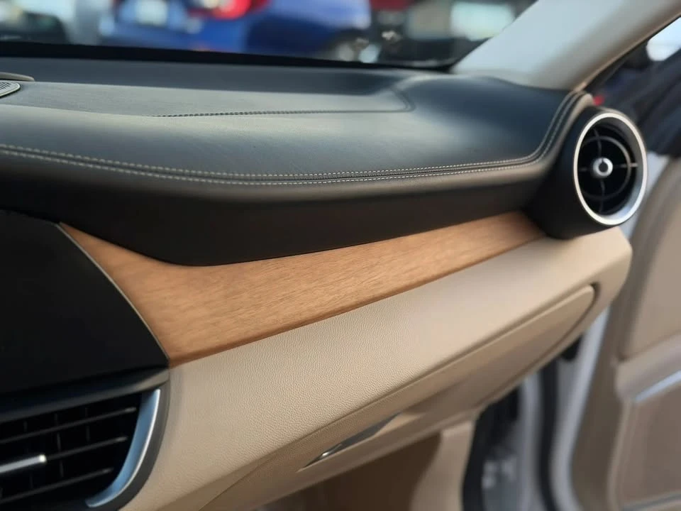2018 Alfa Romeo Giulia - Image 19 of 20