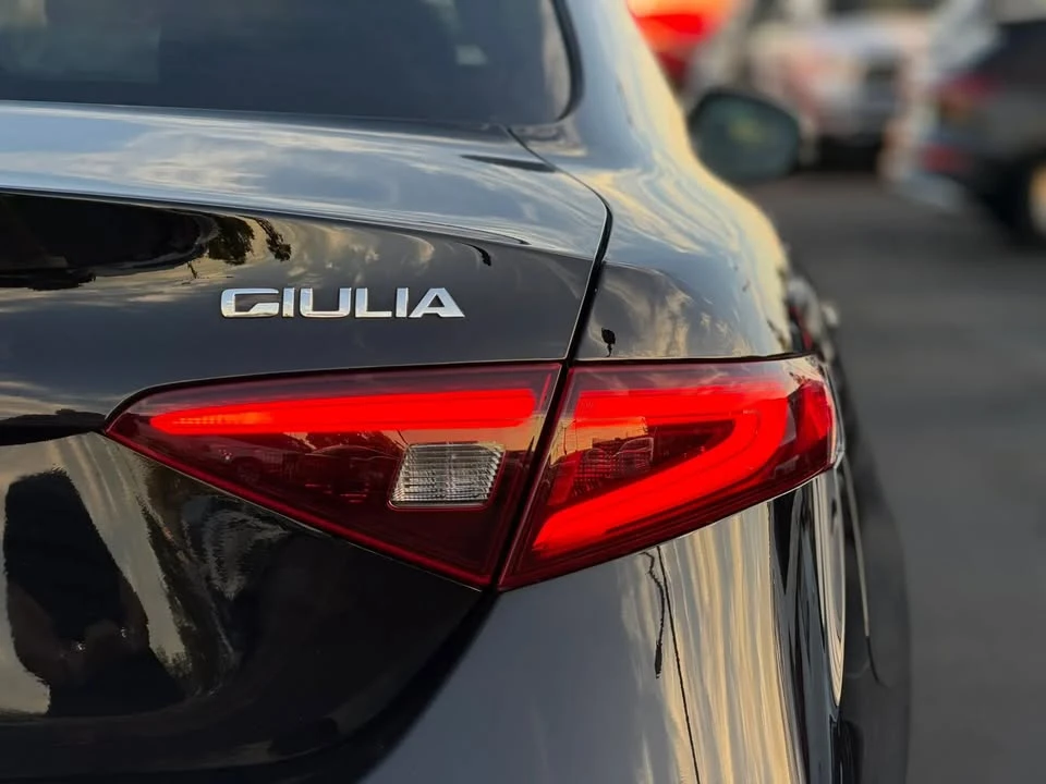 2018 Alfa Romeo Giulia - Image 7 of 20