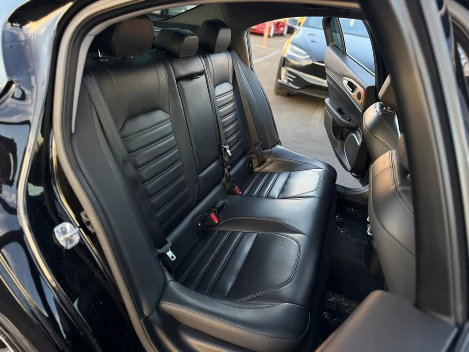 2018 Alfa Romeo Giulia - Image 9 of 20