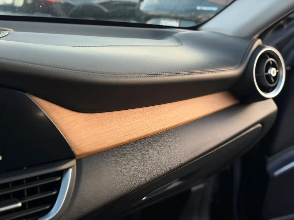 2018 Alfa Romeo Giulia - Image 19 of 20