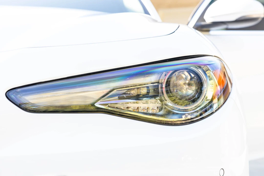 2018 Alfa Romeo Giulia - Image 22 of 31