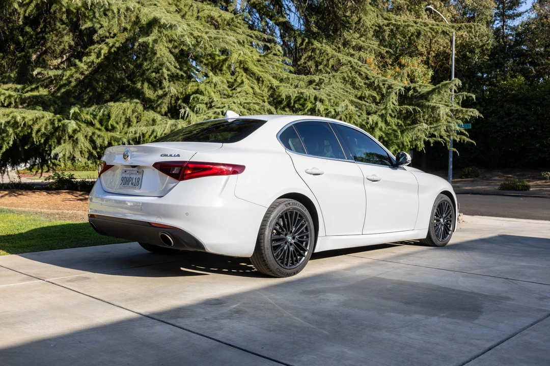 2018 Alfa Romeo Giulia - Image 8 of 31