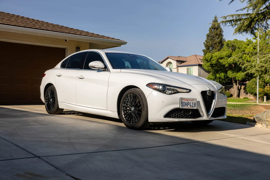 2018 Alfa Romeo Giulia - Image 10 of 31