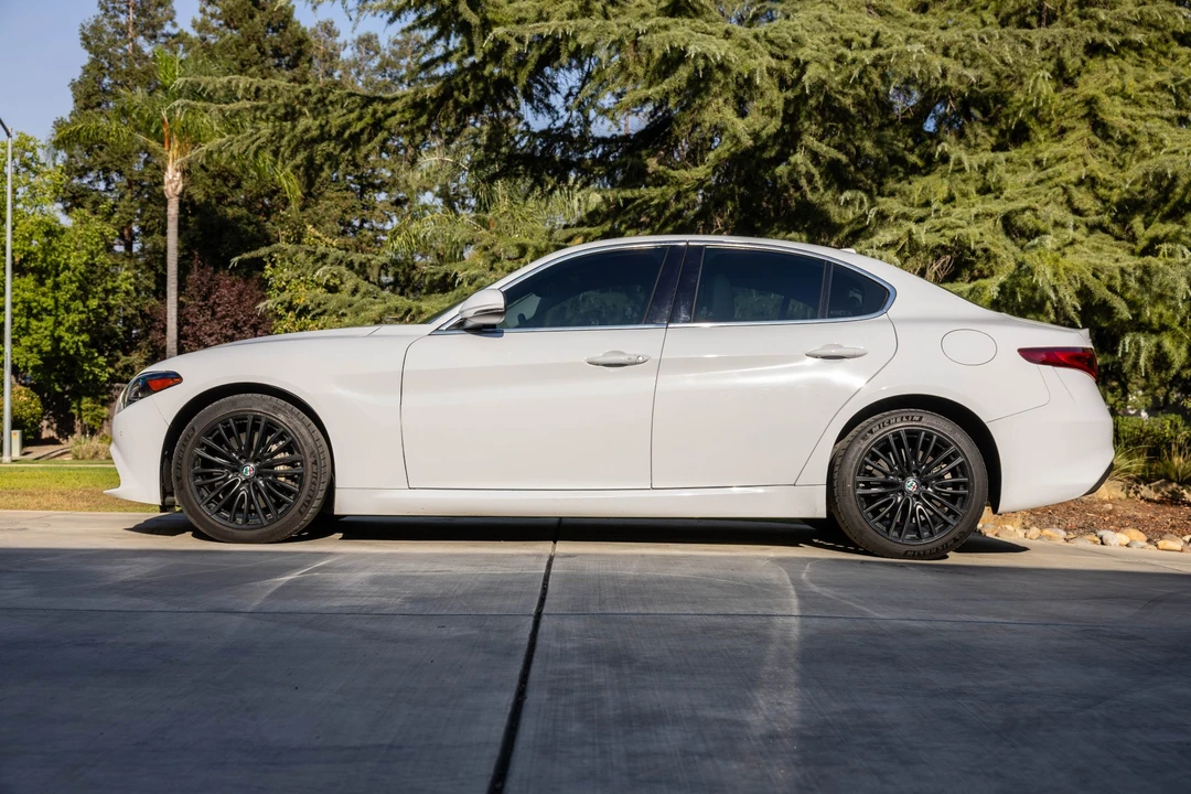 2018 Alfa Romeo Giulia - Image 6 of 31