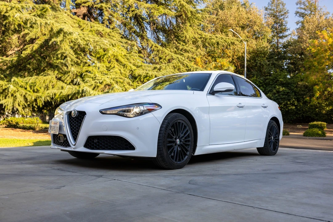 2018 Alfa Romeo Giulia - Image 12 of 31