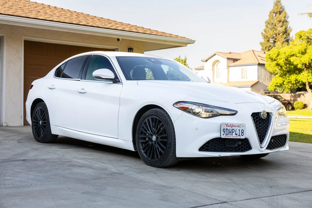 2018 Alfa Romeo Giulia - Image 19 of 31