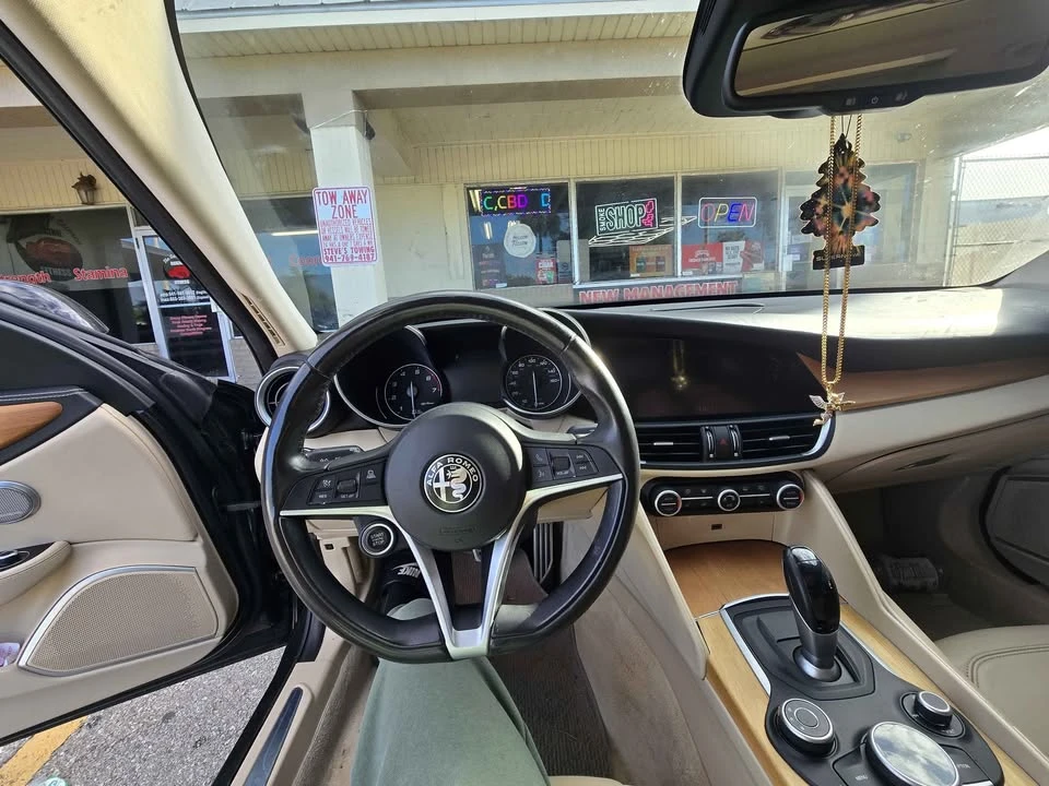 2018 Alfa Romeo Giulia - Image 7 of 9