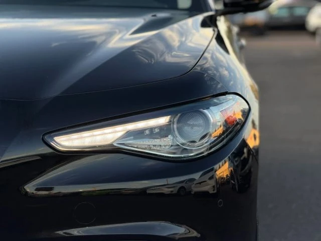2018 Alfa Romeo Giulia - Image 6 of 31