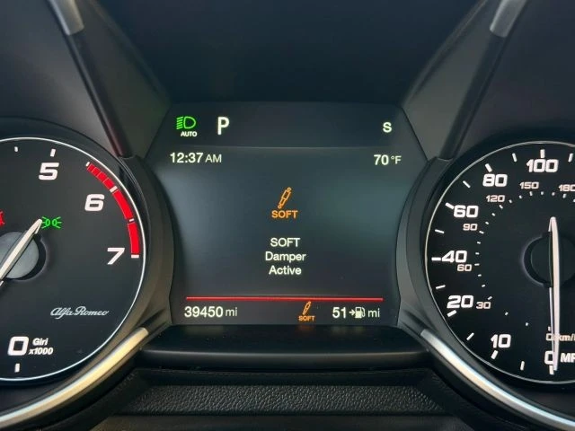 2018 Alfa Romeo Giulia - Image 27 of 31