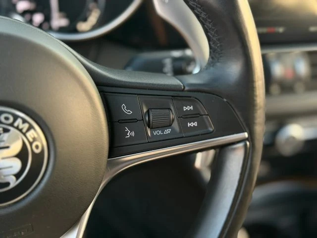2018 Alfa Romeo Giulia - Image 24 of 31