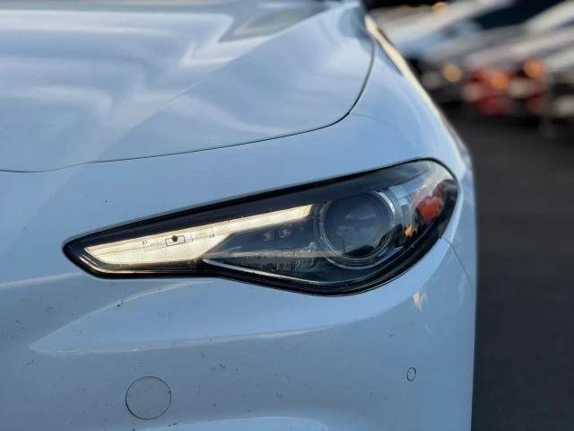 2018 Alfa Romeo Giulia - Image 6 of 29