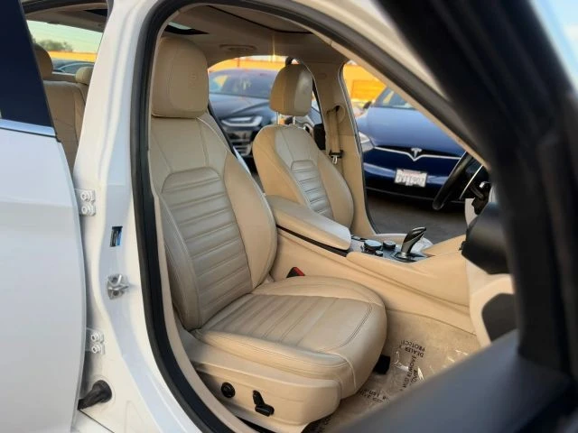 2018 Alfa Romeo Giulia - Image 11 of 29