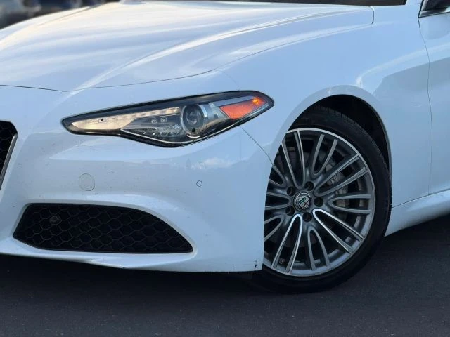 2018 Alfa Romeo Giulia - Image 2 of 29