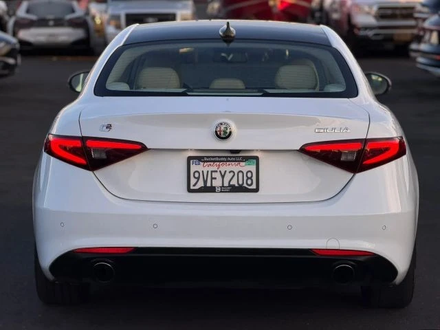 2018 Alfa Romeo Giulia - Image 8 of 29