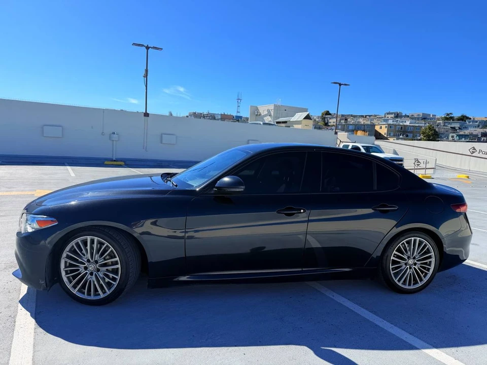 2018 Alfa Romeo Giulia - Image 2 of 15