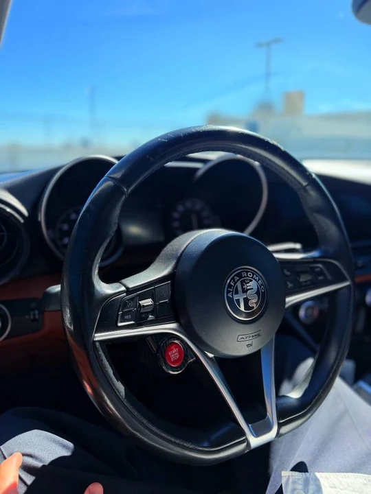 2018 Alfa Romeo Giulia - Image 7 of 15