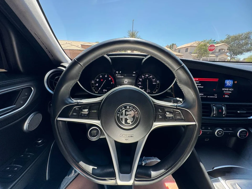 2018 Alfa Romeo Giulia - Image 6 of 18