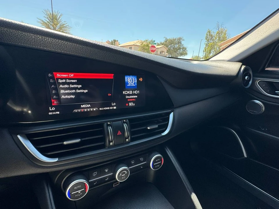 2018 Alfa Romeo Giulia - Image 7 of 18