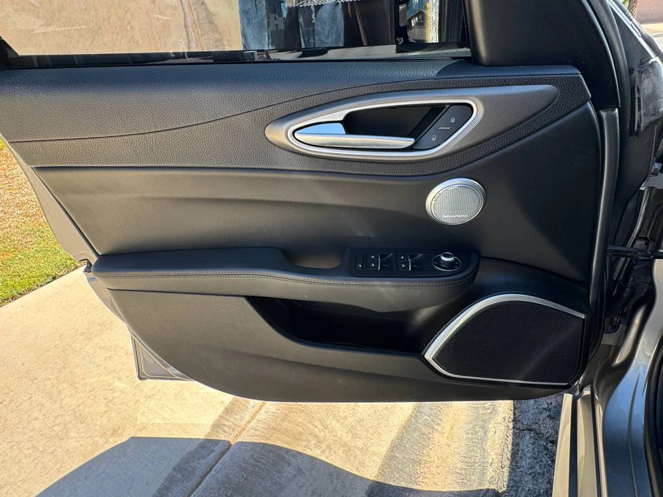 2018 Alfa Romeo Giulia - Image 6 of 20