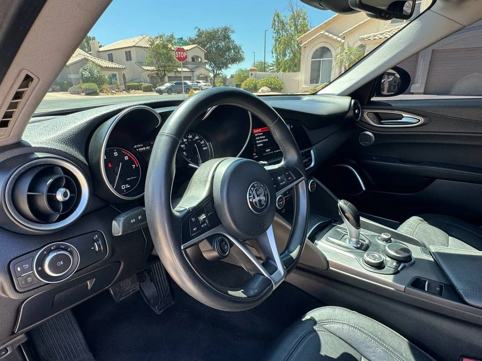 2018 Alfa Romeo Giulia - Image 7 of 20