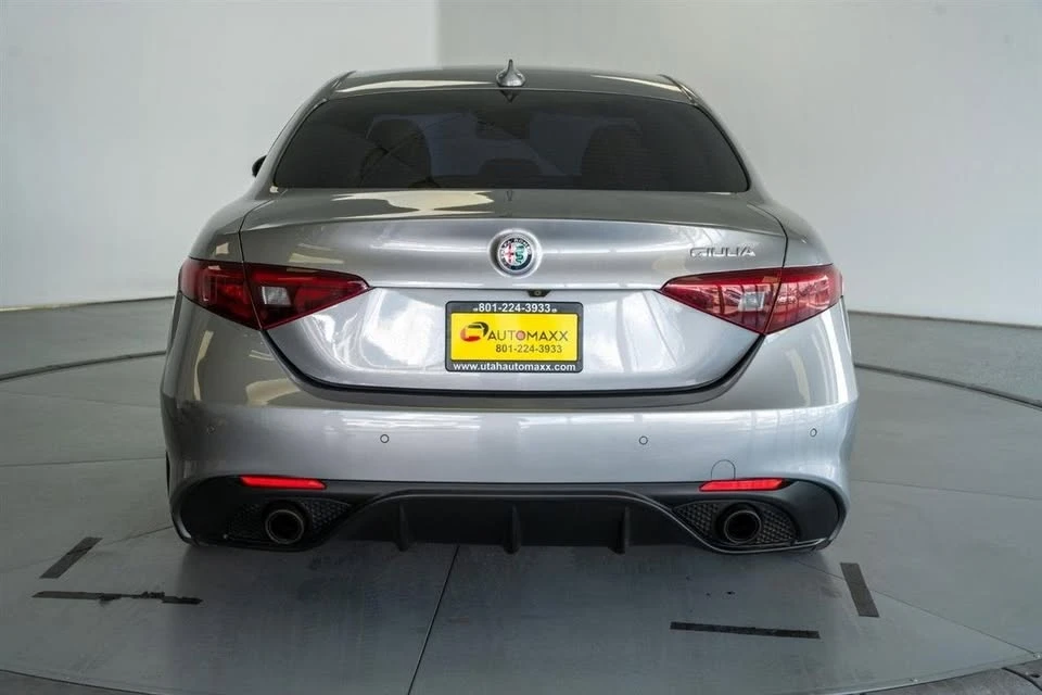 2018 Alfa Romeo Giulia - Image 5 of 19