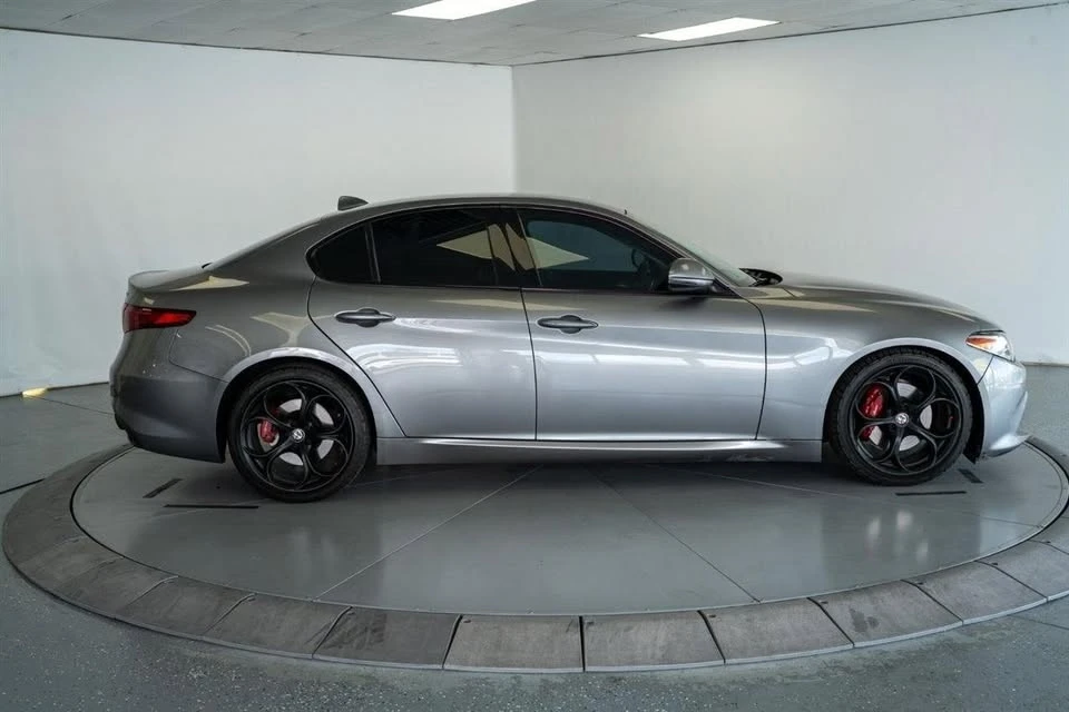 2018 Alfa Romeo Giulia - Image 7 of 19
