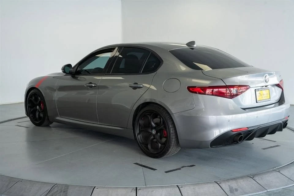 2018 Alfa Romeo Giulia - Image 4 of 19