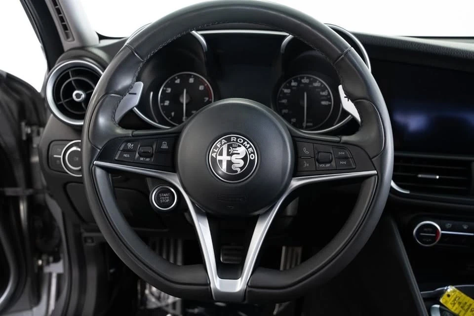 2018 Alfa Romeo Giulia - Image 12 of 19