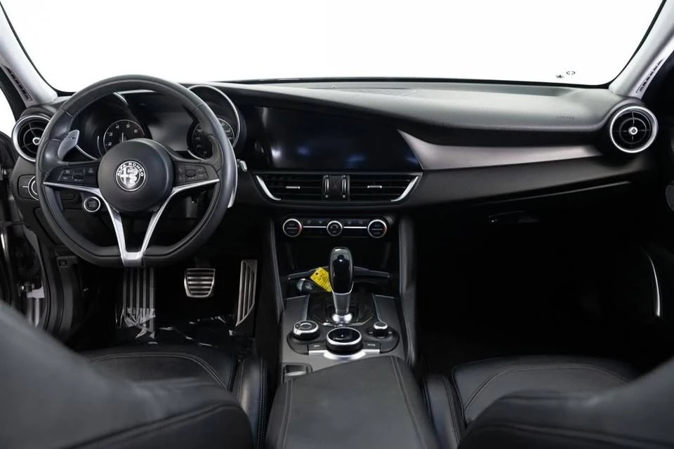 2018 Alfa Romeo Giulia - Image 10 of 19