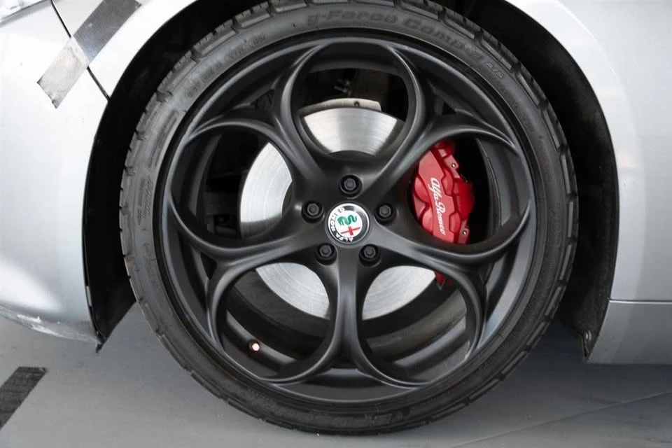 2018 Alfa Romeo Giulia - Image 19 of 19