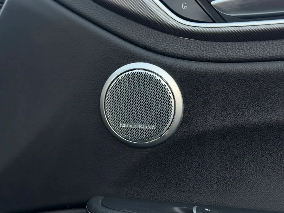2018 Alfa Romeo Giulia - Image 13 of 20