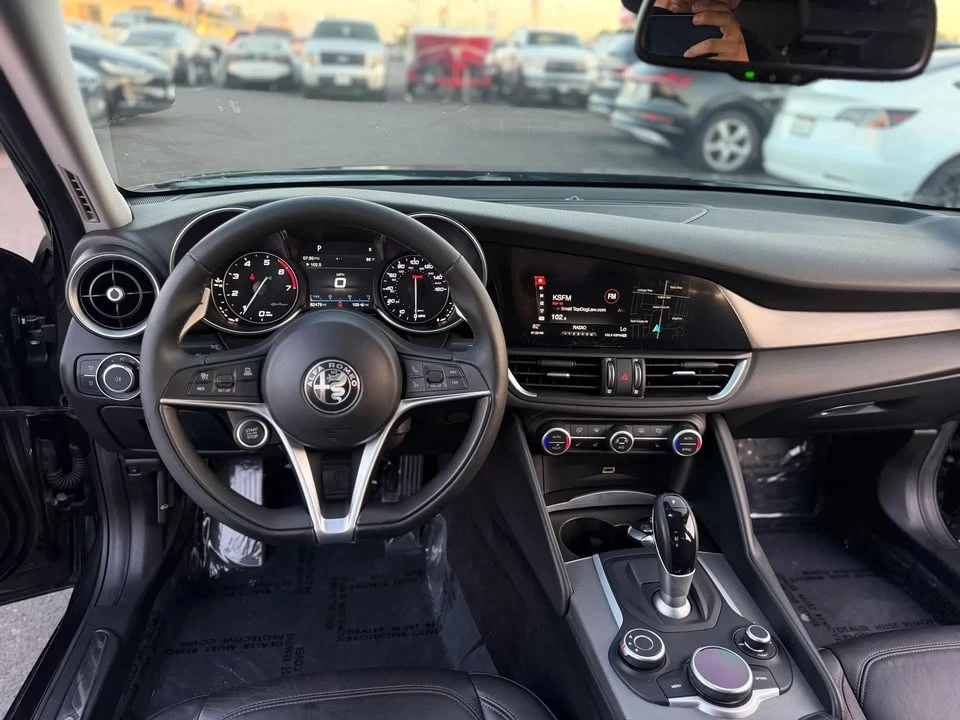 2018 Alfa Romeo Giulia - Image 12 of 20