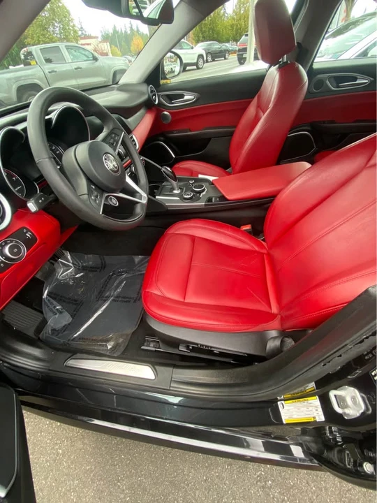 2018 Alfa Romeo Giulia - Image 6 of 13