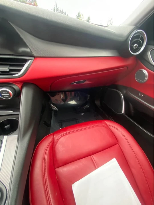 2018 Alfa Romeo Giulia - Image 12 of 13