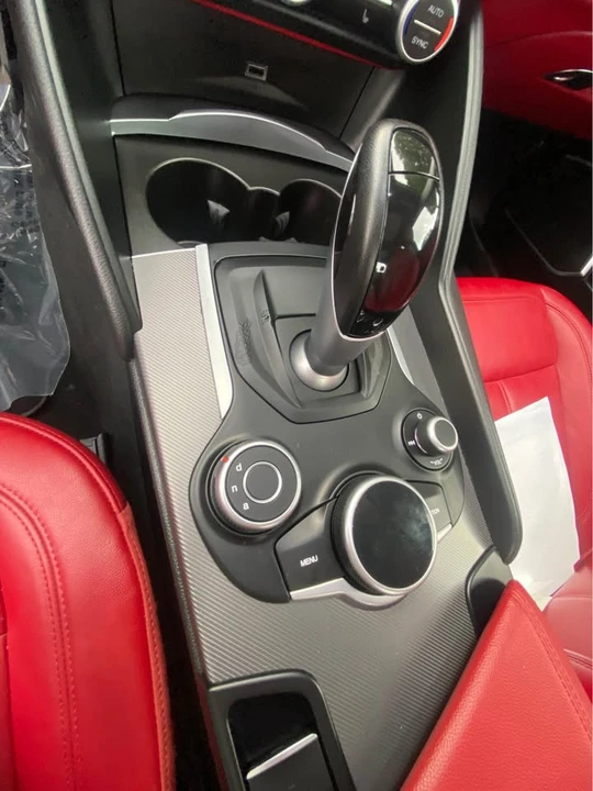 2018 Alfa Romeo Giulia - Image 8 of 13