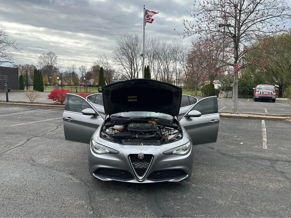 2018 Alfa Romeo Giulia - Image 16 of 19