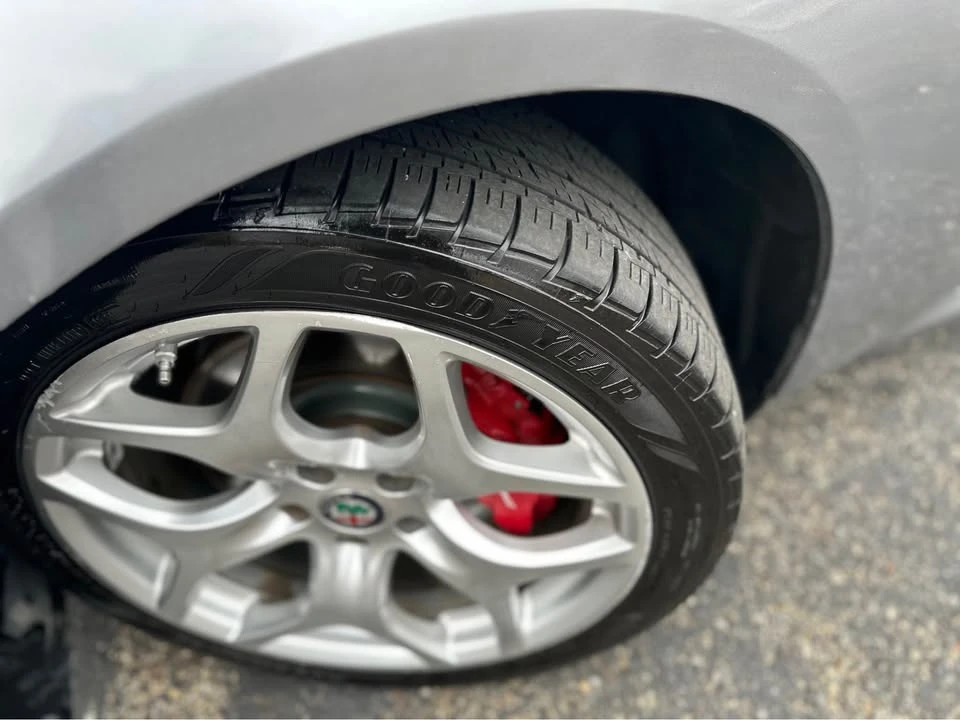 2018 Alfa Romeo Giulia - Image 18 of 19