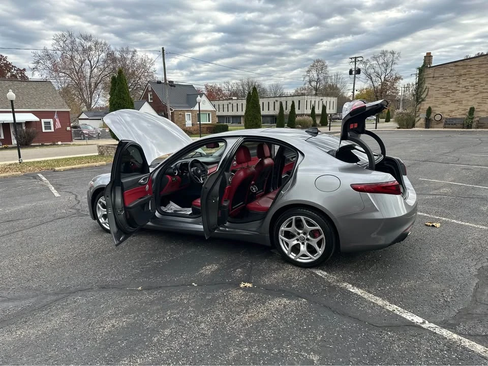 2018 Alfa Romeo Giulia - Image 13 of 19