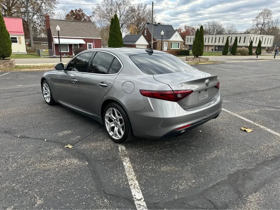 2018 Alfa Romeo Giulia - Image 4 of 19