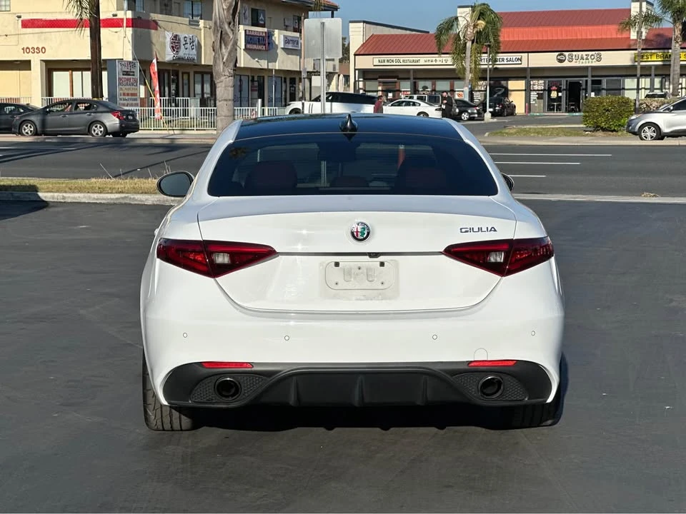 2018 Alfa Romeo Giulia - Image 6 of 20