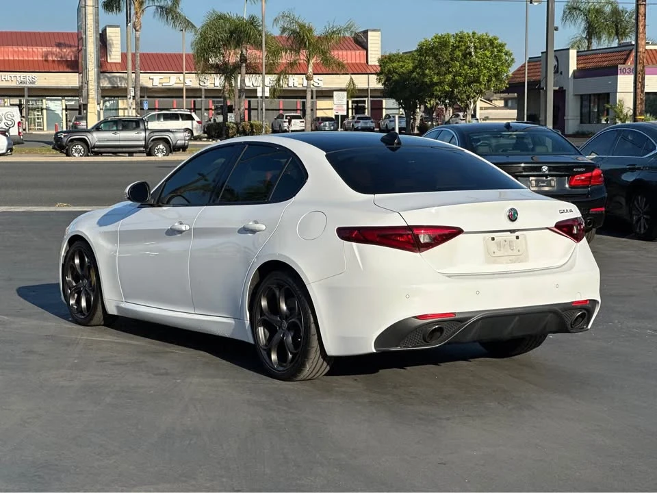 2018 Alfa Romeo Giulia - Image 5 of 20
