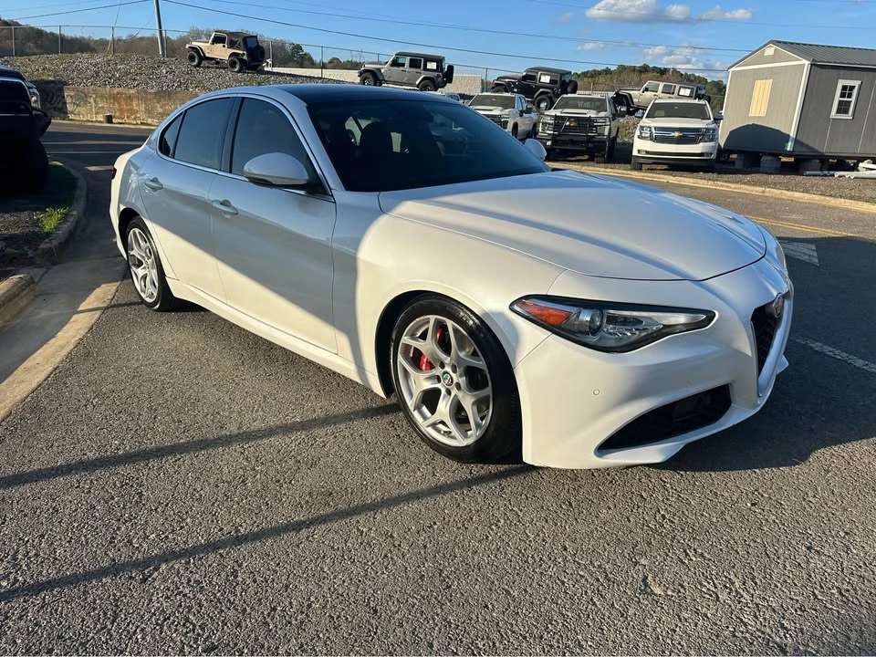 2018 Alfa Romeo Giulia - Image 4 of 12