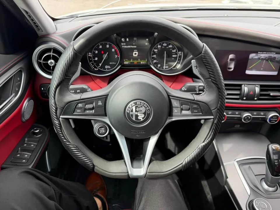 2018 Alfa Romeo Giulia - Image 5 of 9