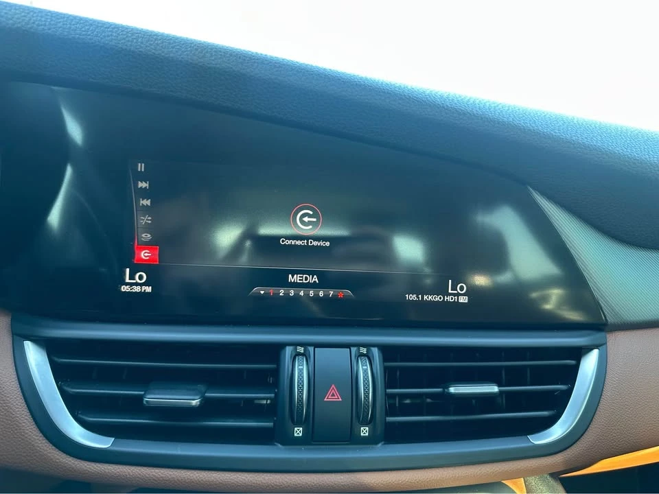 2018 Alfa Romeo Giulia - Image 19 of 20